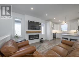 64 - 383 DAVENTRY WAY - 18
