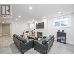 64 - 383 DAVENTRY WAY - 39