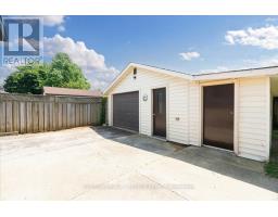 1697 MOFFATT AVENUE - 33