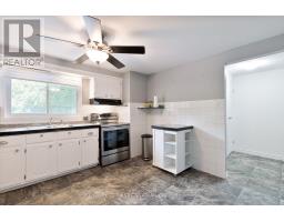 100 - 159 SANDRINGHAM CRESCENT - 12