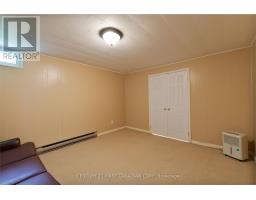 100 - 159 SANDRINGHAM CRESCENT - 23