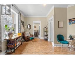 103 RICHMOND STREET S - 27