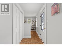 103 RICHMOND STREET S - 32