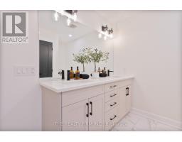 27 BRISCOE CRESCENT - 19