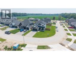 27 BRISCOE CRESCENT - 34