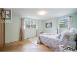 39 TORRINGTON CRESCENT - 18