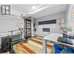 25 FOX HOLLOW COURT - 26