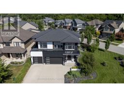 7 VALLEYVIEW CRESCENT - 1