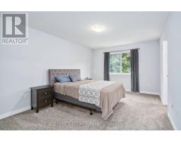 77 - 1061 EAGLETRACE DRIVE - 19