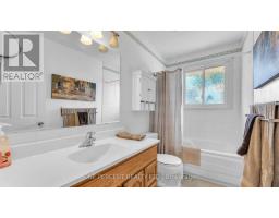 20 ARCHER CRESCENT - 12