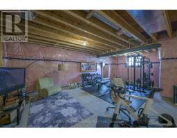 14 - 203 WYCHWOOD PARK - 27