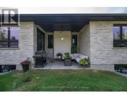 14 - 203 WYCHWOOD PARK - 3