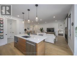 14 - 203 WYCHWOOD PARK - 9