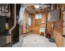 3833 CAMPBELL STREET N - 32