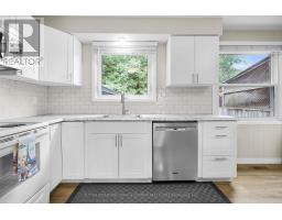 539 VISCOUNT ROAD - 12