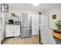 539 VISCOUNT ROAD - 14