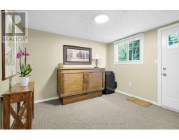 539 VISCOUNT ROAD - 16