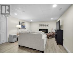 539 VISCOUNT ROAD - 27