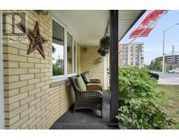 539 VISCOUNT ROAD - 4