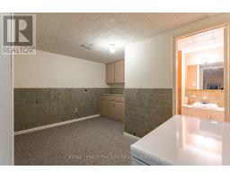 32 MAXWELL CRESCENT - 18