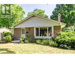 32 MAXWELL CRESCENT - 2