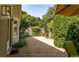 32 MAXWELL CRESCENT - 26