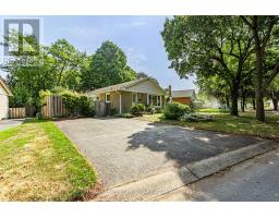 32 MAXWELL CRESCENT - 3