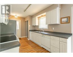 32 MAXWELL CRESCENT - 6