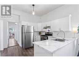 623 DUFFERIN AVENUE - 15