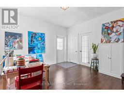 623 DUFFERIN AVENUE - 22