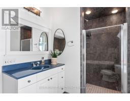 623 DUFFERIN AVENUE - 29