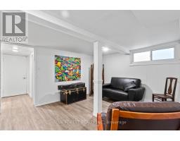 623 DUFFERIN AVENUE - 31
