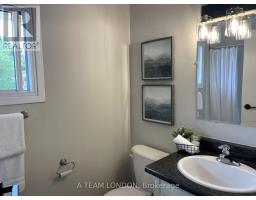 44 - 355 SANDRINGHAM CRESCENT - 11