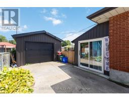 124 SUSAN AVENUE - 33