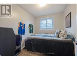 17 WINDING WAY CRESCENT - 18
