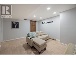 17 WINDING WAY CRESCENT - 31