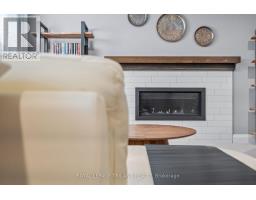 54 - 159 COLLINS WAY - 31