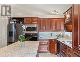 35 BOWCOTT CRESCENT - 16