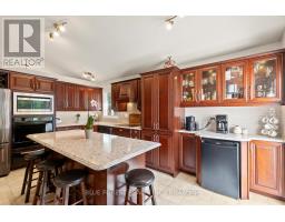 35 BOWCOTT CRESCENT - 17
