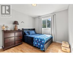35 BOWCOTT CRESCENT - 22