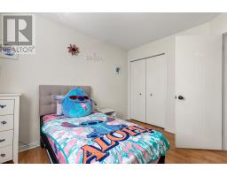 35 BOWCOTT CRESCENT - 25