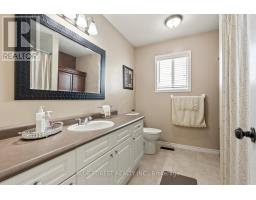 35 BOWCOTT CRESCENT - 26