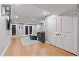 35 BOWCOTT CRESCENT - 35