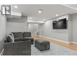 35 BOWCOTT CRESCENT - 38