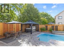 35 BOWCOTT CRESCENT - 39