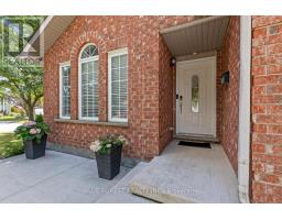 35 BOWCOTT CRESCENT - 5
