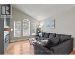 35 BOWCOTT CRESCENT - 7