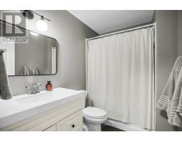 57 - 640 WONDERLAND ROAD S - 18