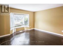 31 COLONIAL CRESCENT - 6