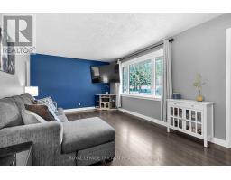 61 CHURCHILL CRESCENT - 10
